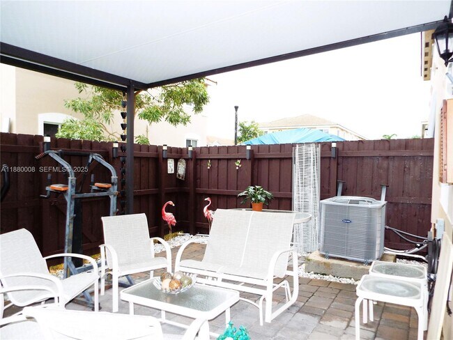 Building Photo - 2363 SE 11th St