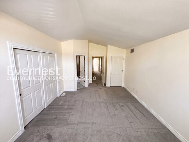 Building Photo - 268 S Garfield St