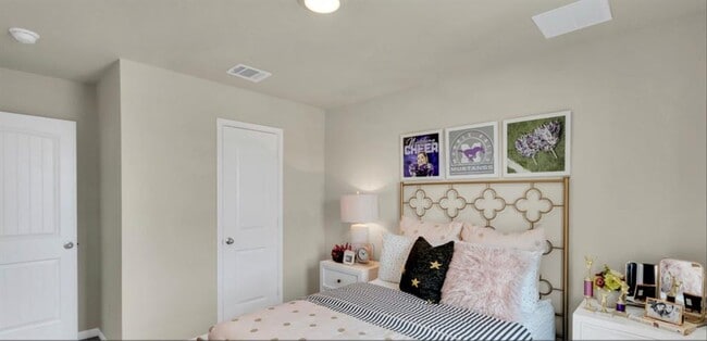 Building Photo - 257 Frogmore Lp