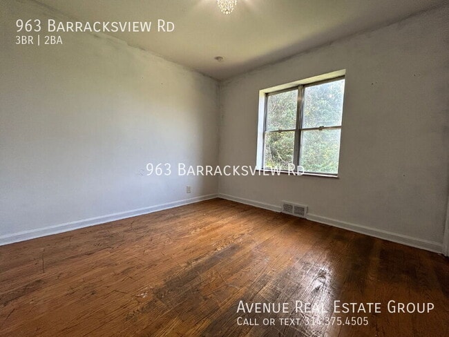 Building Photo - 963 Barracksview Rd