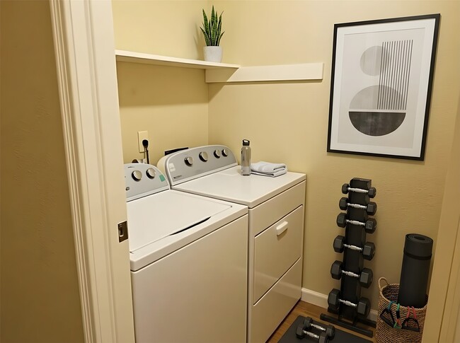 Building Photo - 7400 Bellerive Dr