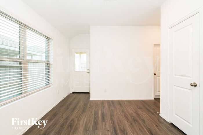 Building Photo - 18455 Summit Ranch Dr