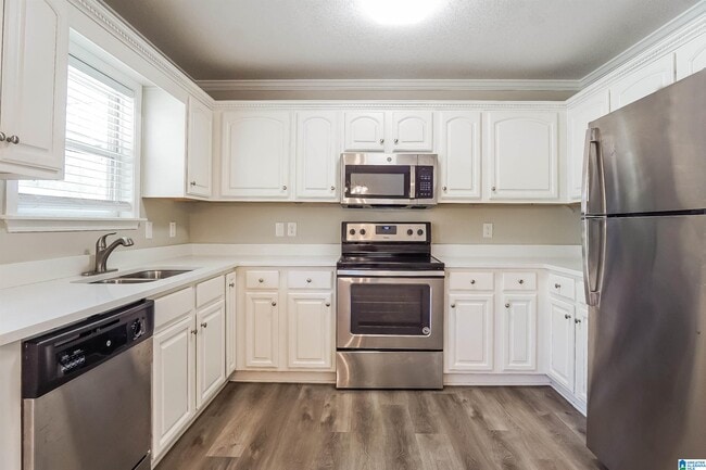 Building Photo - 15554 Brookstone Dr
