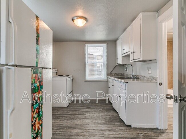 Building Photo - 1233 N Grand Blvd