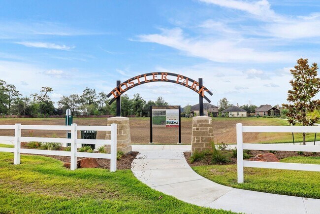 Building Photo - 8815 Rollick Dr