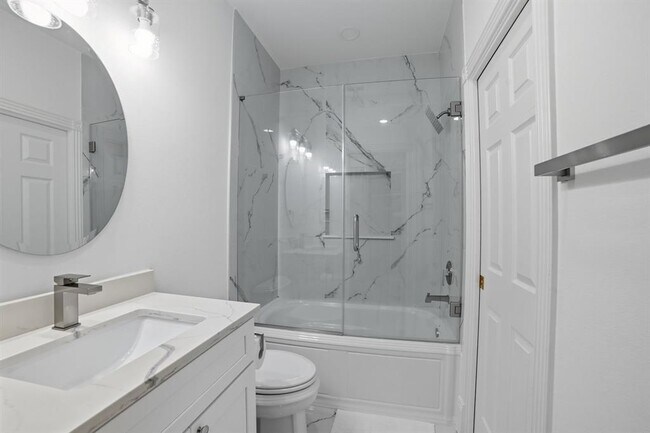 Building Photo - 500 Konstanty Cir