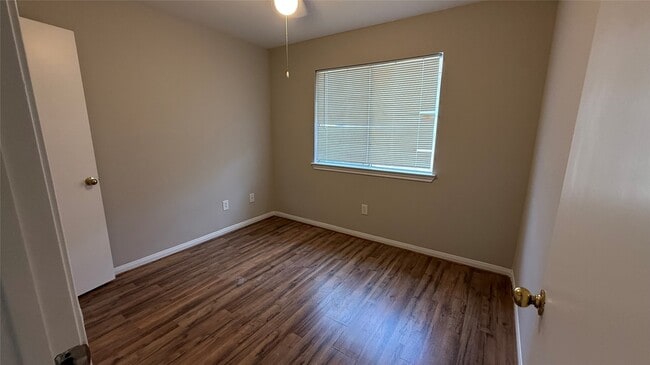 Building Photo - 4026 Redwood Hill Ct