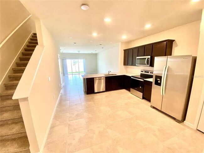 Building Photo - 2843 Stunning Ave