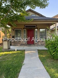Building Photo - 1205 W Targee St