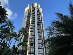 Building Photo - To register for the showing time below, no...