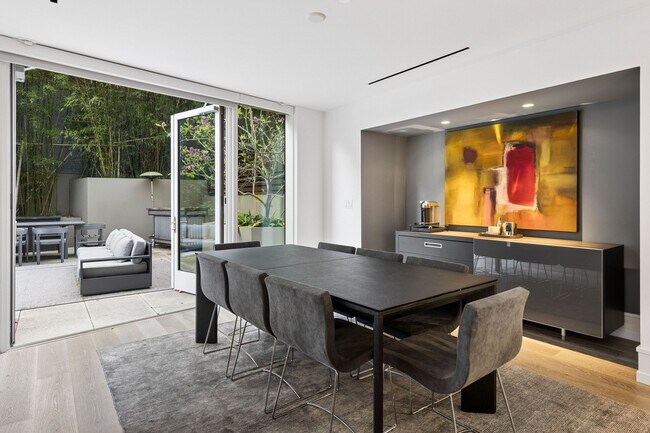 Building Photo - 2121 Webster St