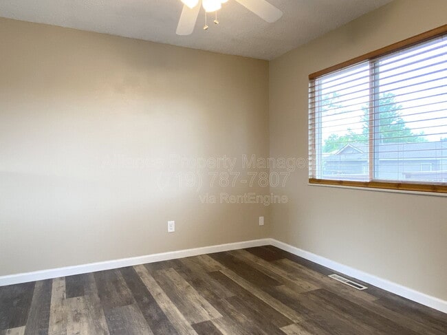 Building Photo - 6087 Del Rey Dr