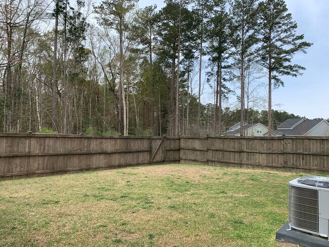 Building Photo - 221 Pink Azalea St