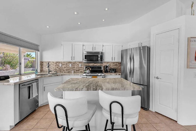 Building Photo - 79200 Violet Ct