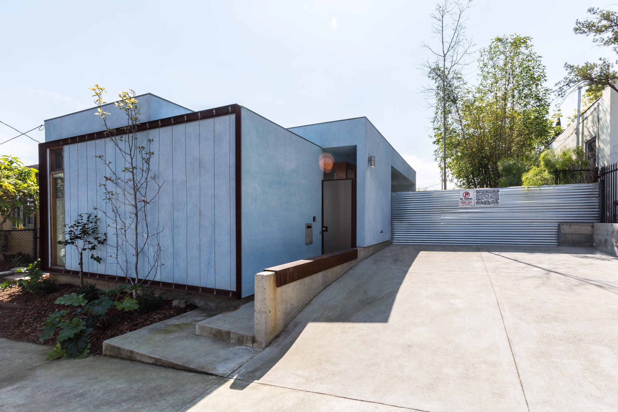 Building Photo - 1708 Clinton St
