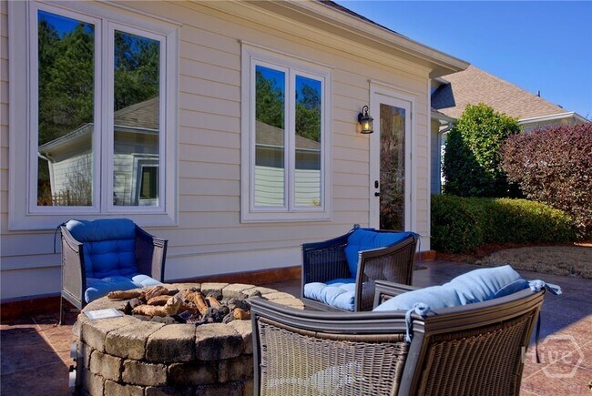 Building Photo - 3530 Greenleffe Dr
