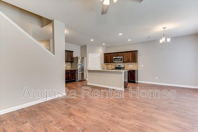 Building Photo - 5060 Vine Ln