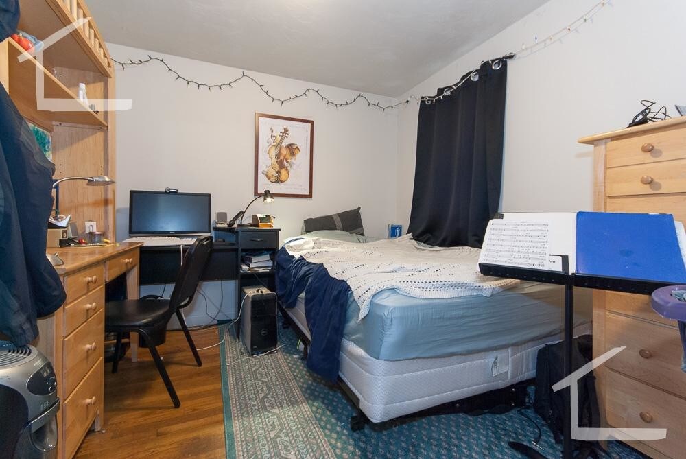 Building Photo - 86 Linden St