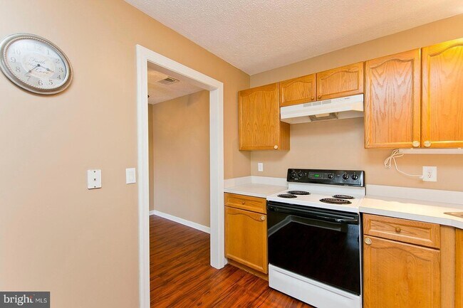 Building Photo - 117 1 Brookland Terrace