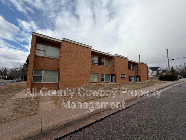 Building Photo - 700 W 1st Ave