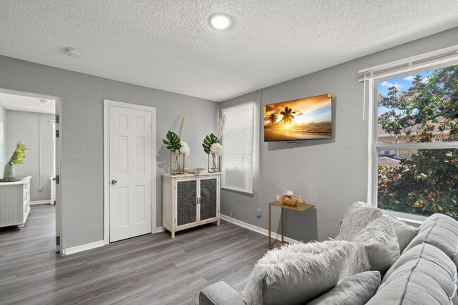 Building Photo - 511 16th St S