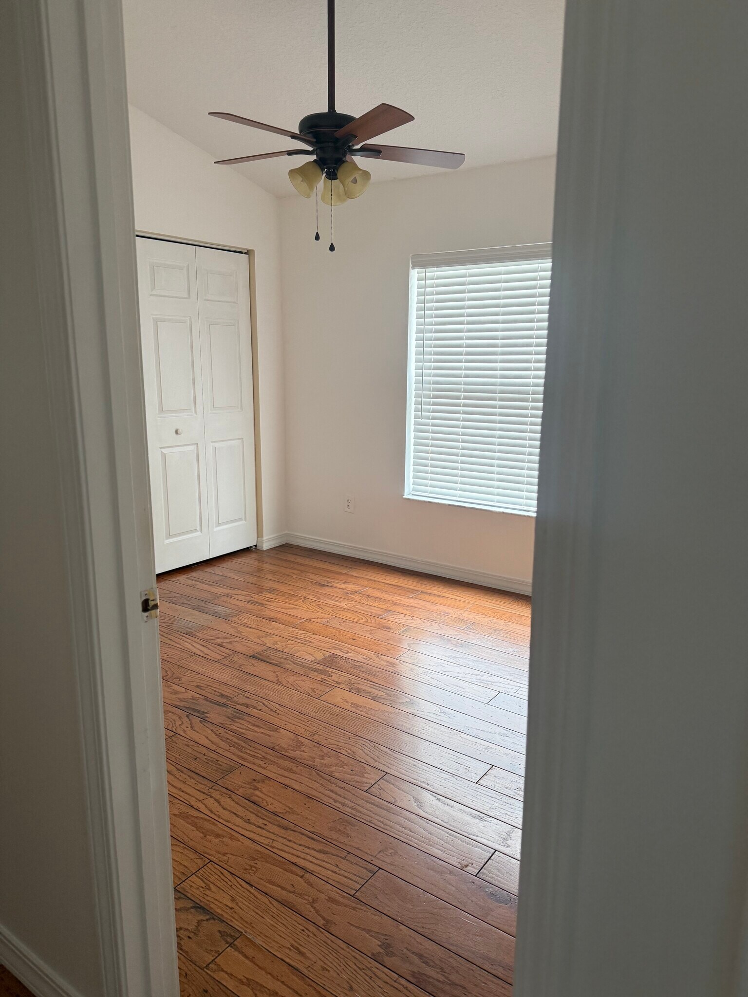 Building Photo - 453 Island View Cir