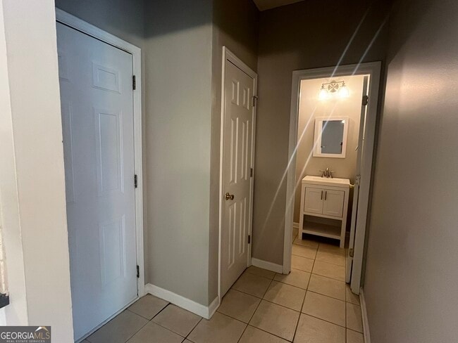 Building Photo - 10055 Lauren Hall Ct