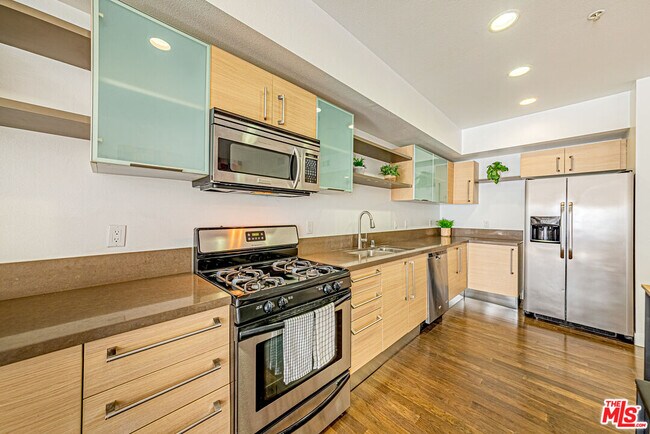 Building Photo - 1234 Wilshire Blvd