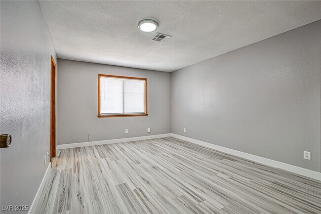 Building Photo - 6649 W Tropicana Ave