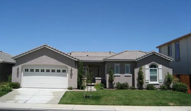 Primary Photo - Beautiful charming single story home