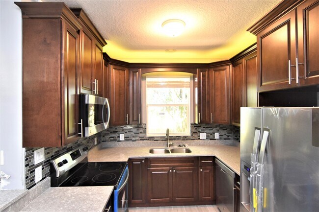 Building Photo - 11018 Black Swan Ct
