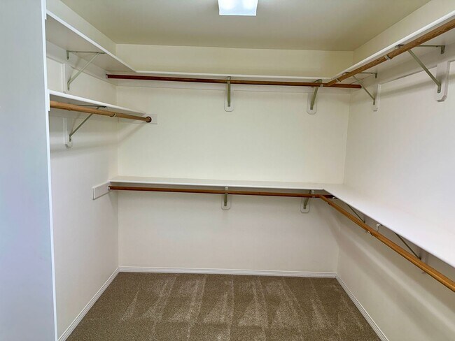 Building Photo - Lovely 4 bedroom in Wilsonville