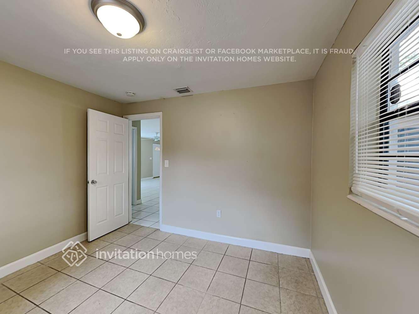 Building Photo - 2401 Jamaica Dr