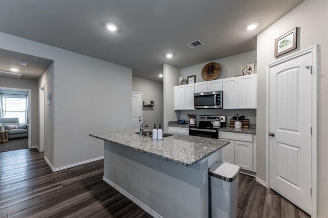 Building Photo - 306 Pecos Dr