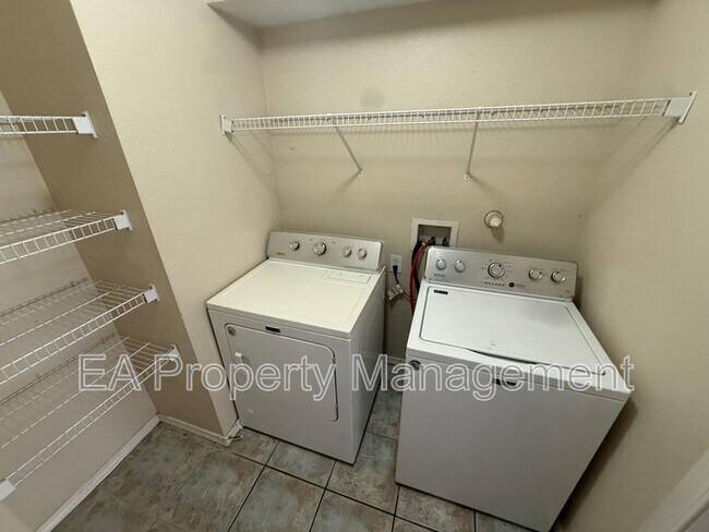 Building Photo - 12516 Snowmass Way NE