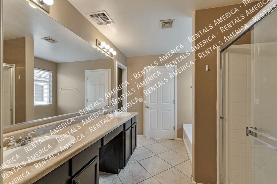 Building Photo - 445 W Corte Planga