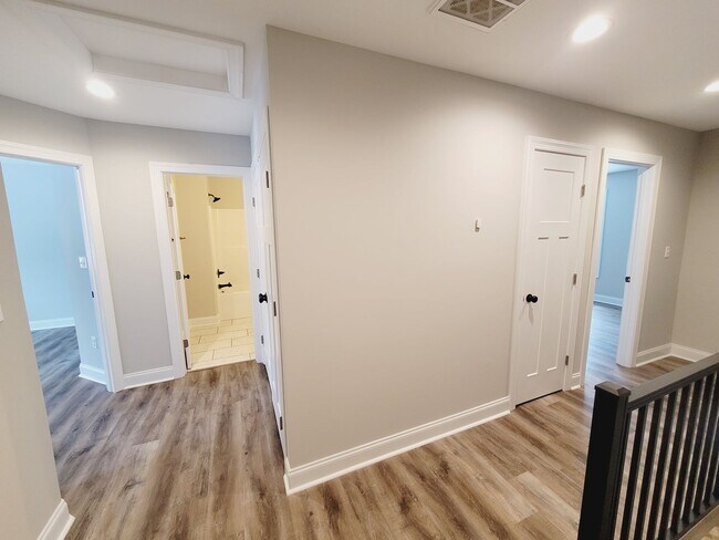 Building Photo - 1217 Lockewood Dr