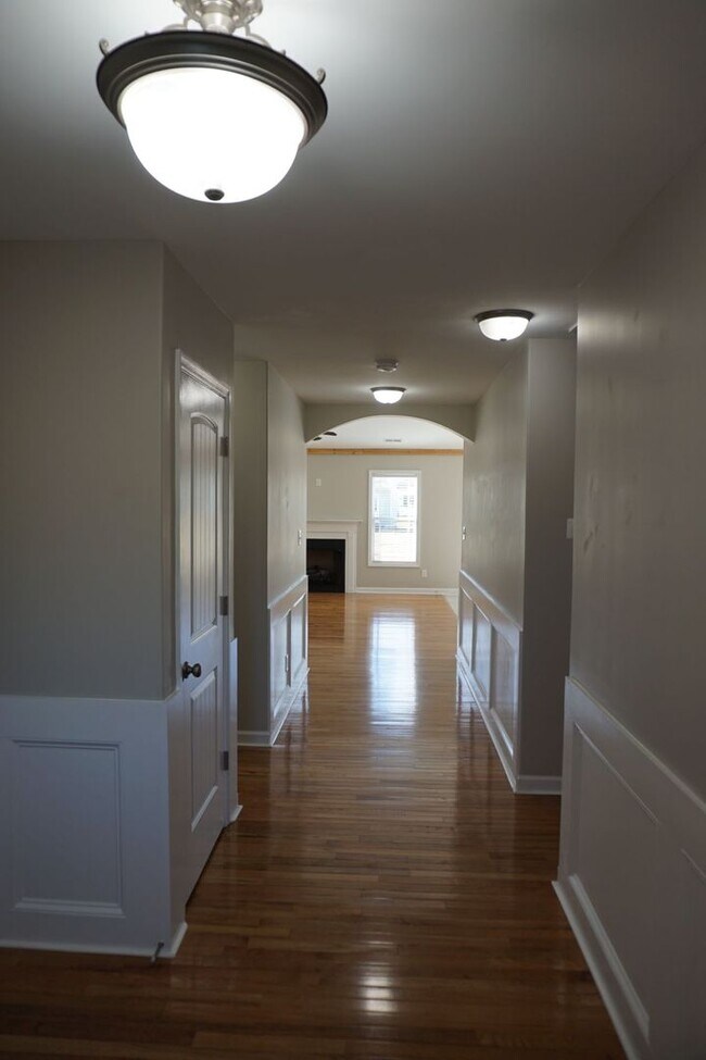 Building Photo - 3 Bedroom 2 Full bathrooms w/ Bonus room in Richlands!