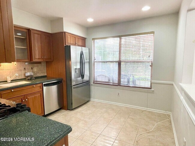 Building Photo - 21 Evergreen Dr