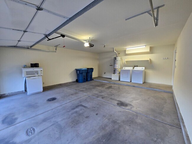 Building Photo - A Fabulous 3 Bedroom, 2.5 Bathroom, 2 Car Garage Townhome in NW Las Vegas