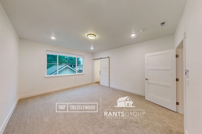 Building Photo - Brand New! Modern Home in Trestlewood – Where Comfort Meets Community!