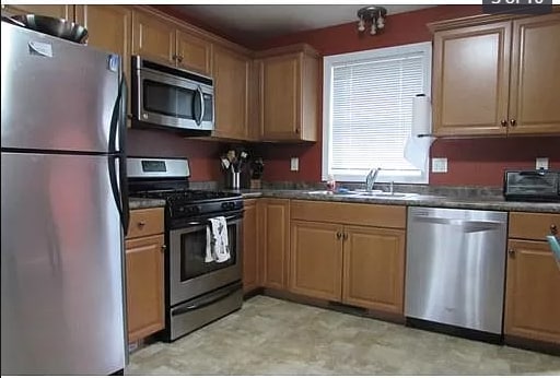 Building Photo - 1016 Middlesex St