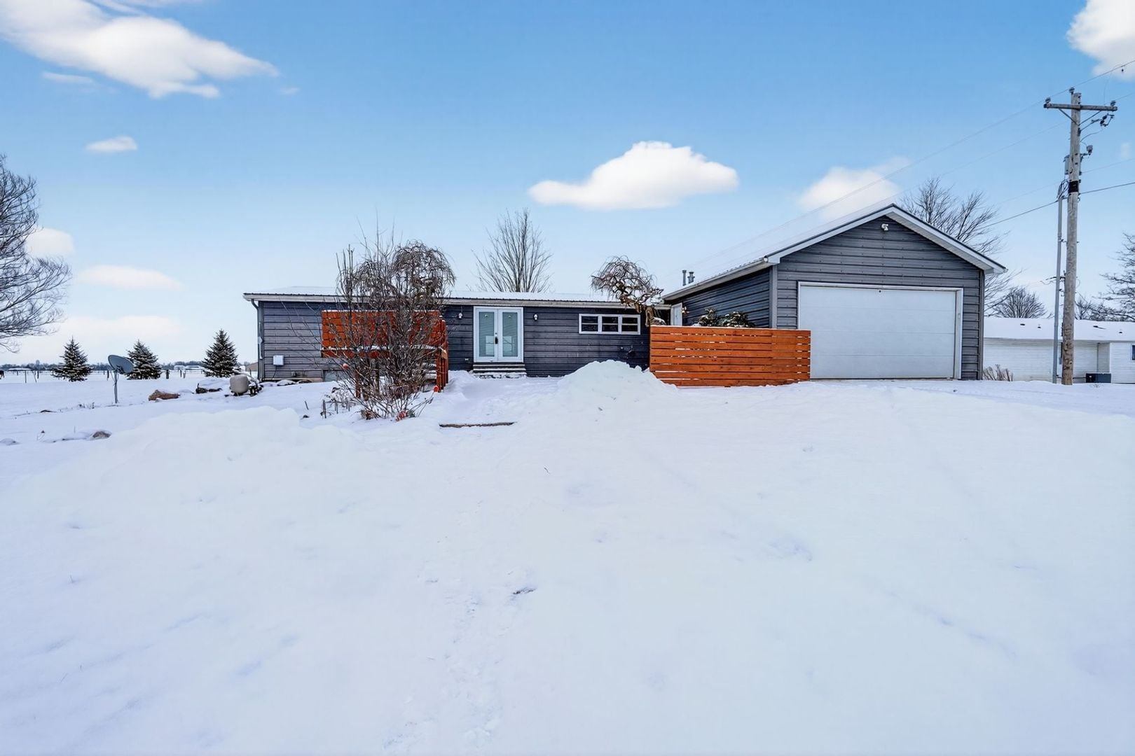 Building Photo - 18025 Doehrman Rd