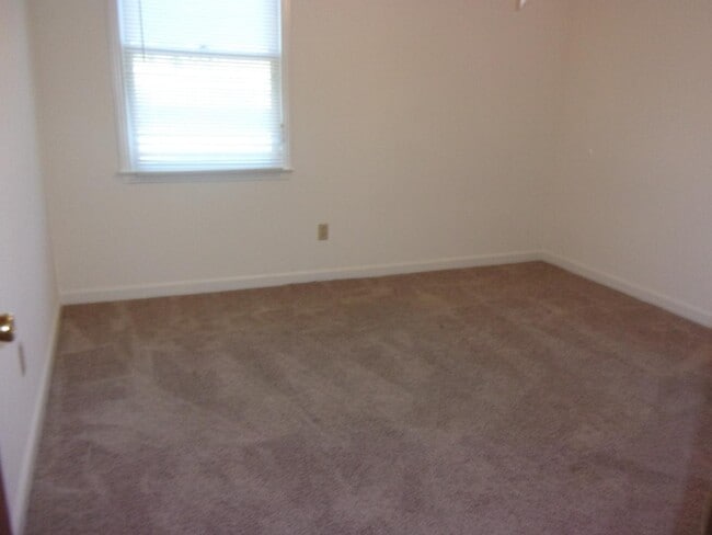 Building Photo - 704 Leeville Pike