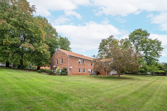 Building Photo - 4 Bedroom Home in Boonsboro/Bedford County