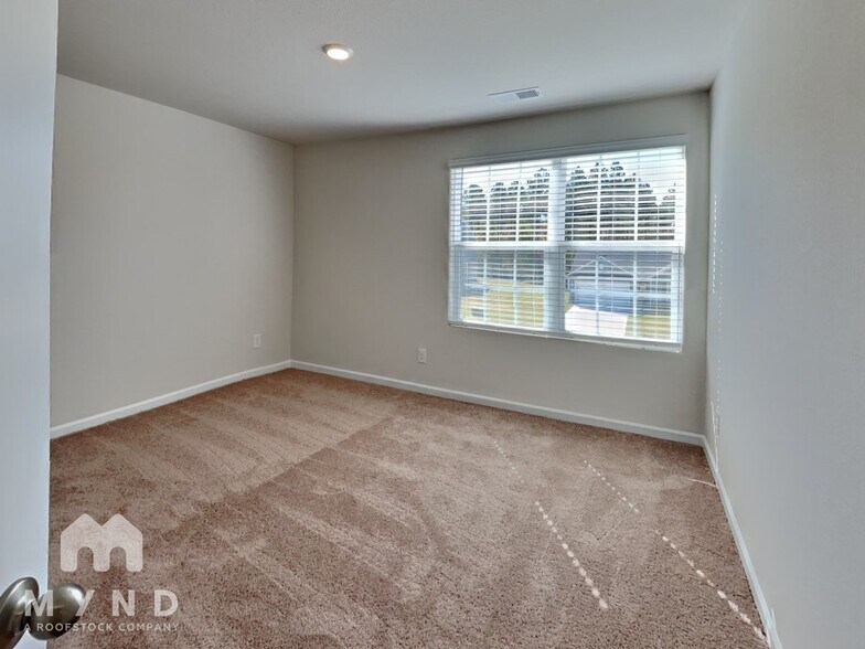 Building Photo - 372 Ivy Bank Dr