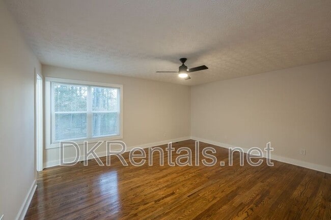 Building Photo - 237 Park Ave