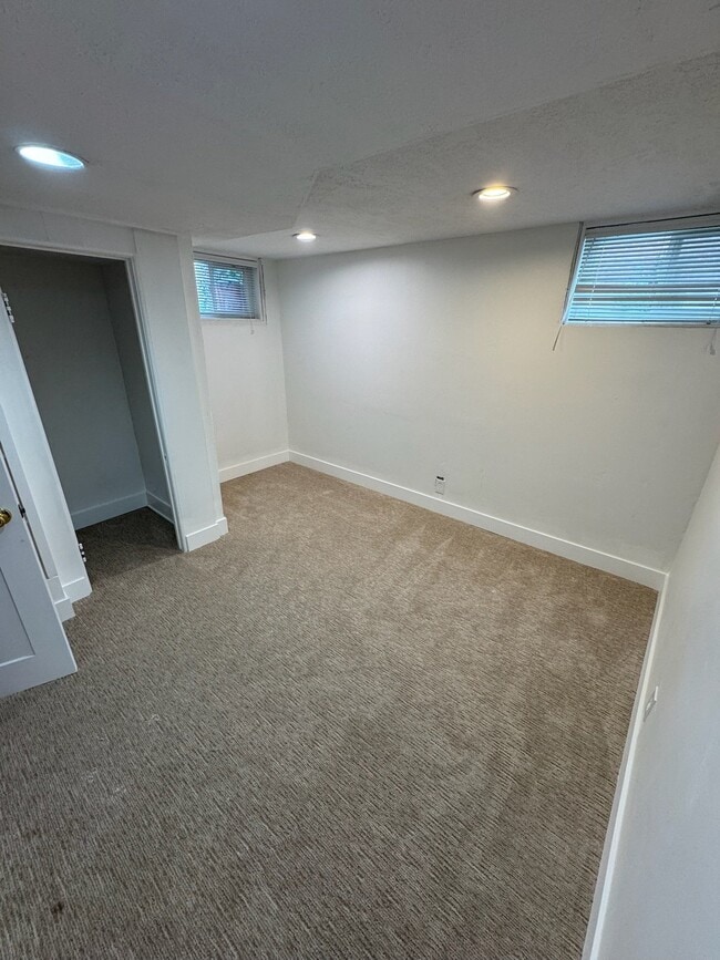 Building Photo - 1216 S 1100 E
