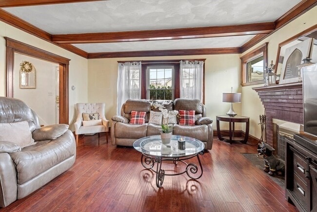 Building Photo - 162 Elliot Ave