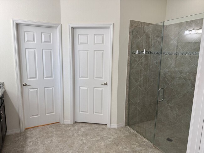 Building Photo - BEAUTIFUL 4 BEDROOMS, 3 BATHS,  SINGLE FAMILY HOME IN HARVEST LANDING IN CLERMONT